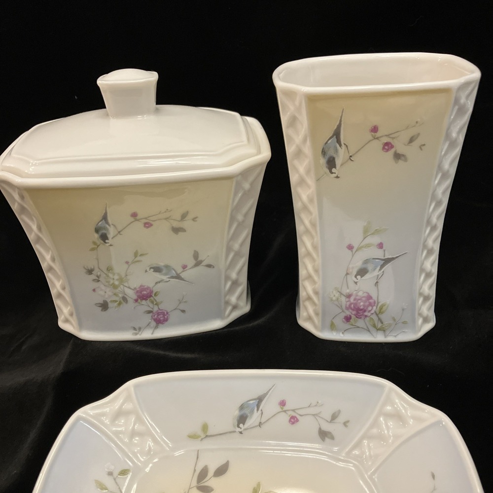 VTG Croscill Blue Wren Floral Lattice Bathroom 3 Pc Ceramic Vanity Rare Pattern - Picture 7 of 16